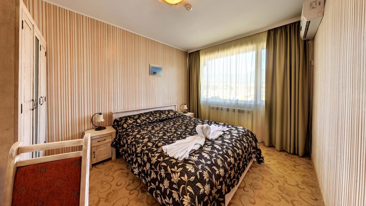 Отель Balneo & SPA Hotel Aura Велинград