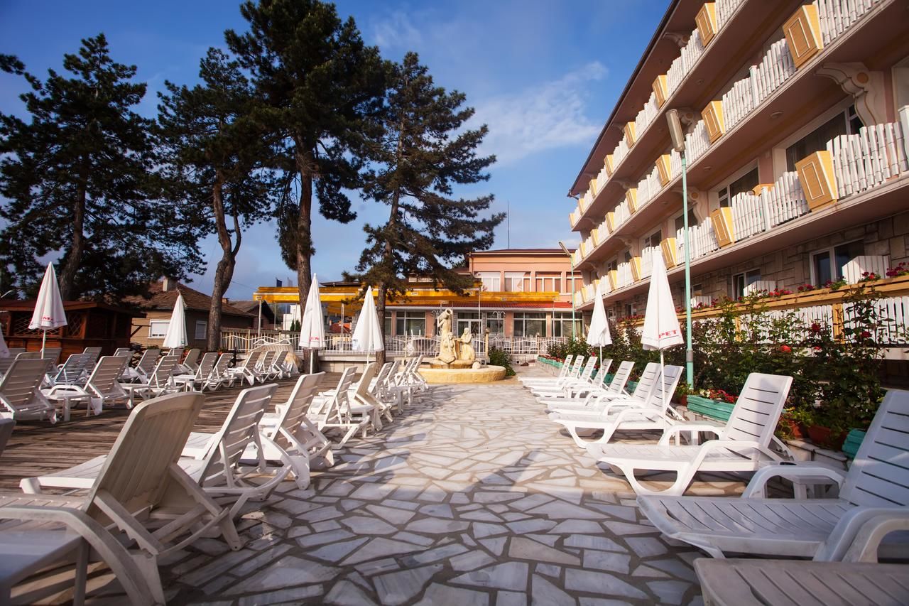 Отель Balneo & SPA Hotel Aura Велинград